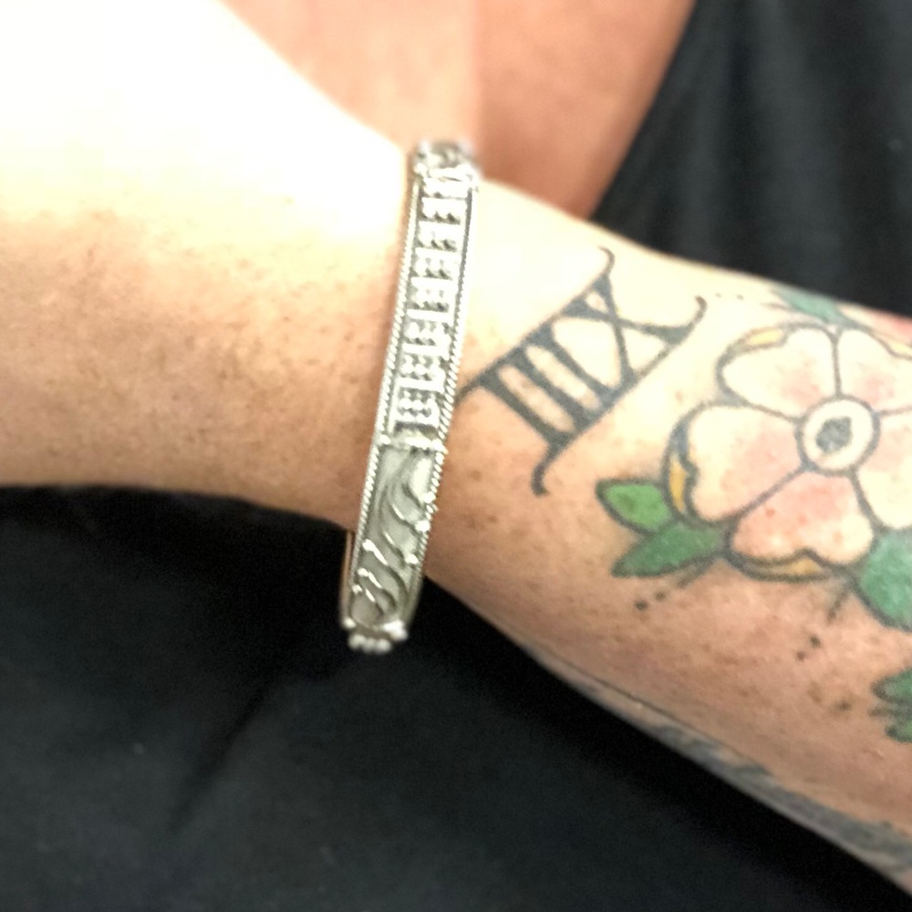 Silver bangle - Picture 2 of 2